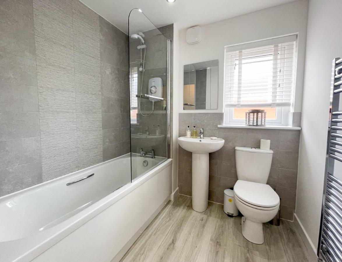 Newly Developed 3 Bedroom Home Глазгоу Екстериор снимка